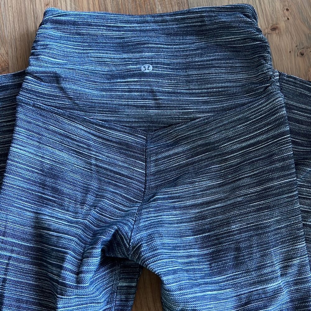 Lululemon capris - Picture 4 of 4